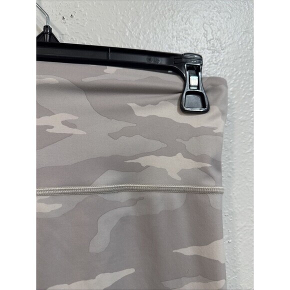 Athleta Elation 7/8 Tight Gray Camo Women's Size Small - Picture 3 of 5